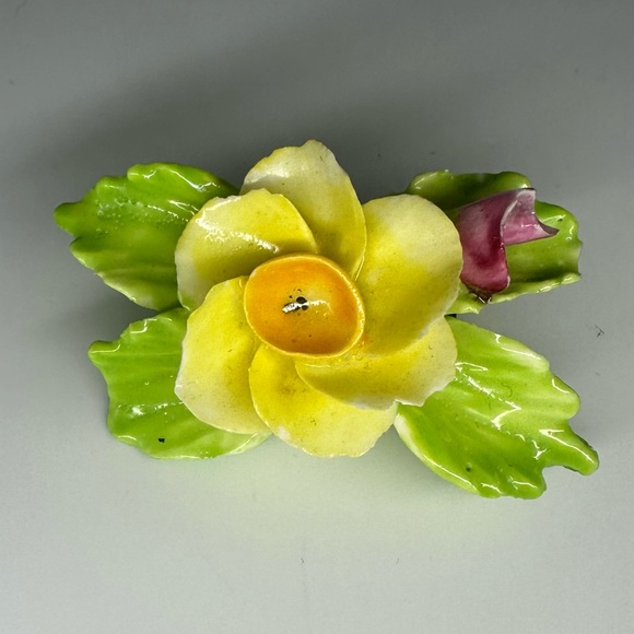 Jewelry - Vintage Staffordshire China Flower Made in England Brooch Pin